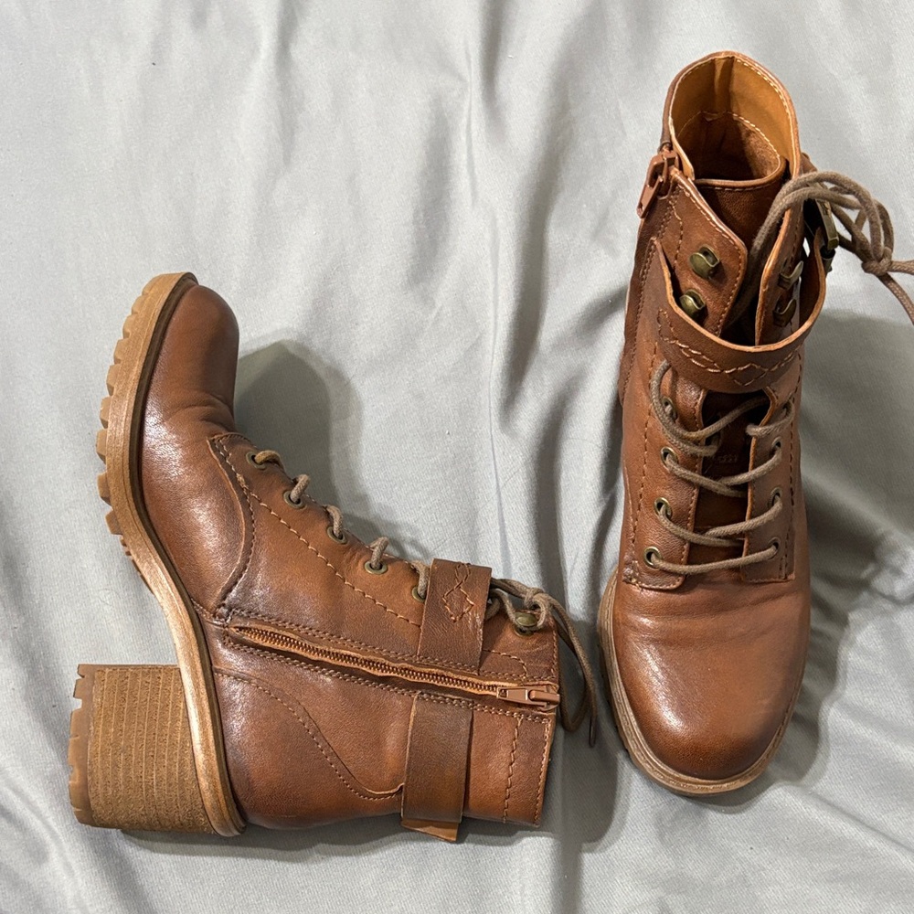 Zodiac Brown leather Ankle Boots. Size 6 1/2. - Picture 2 of 4